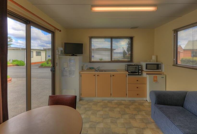 בית מלון כפרי Big4 Low Head Tourist Park