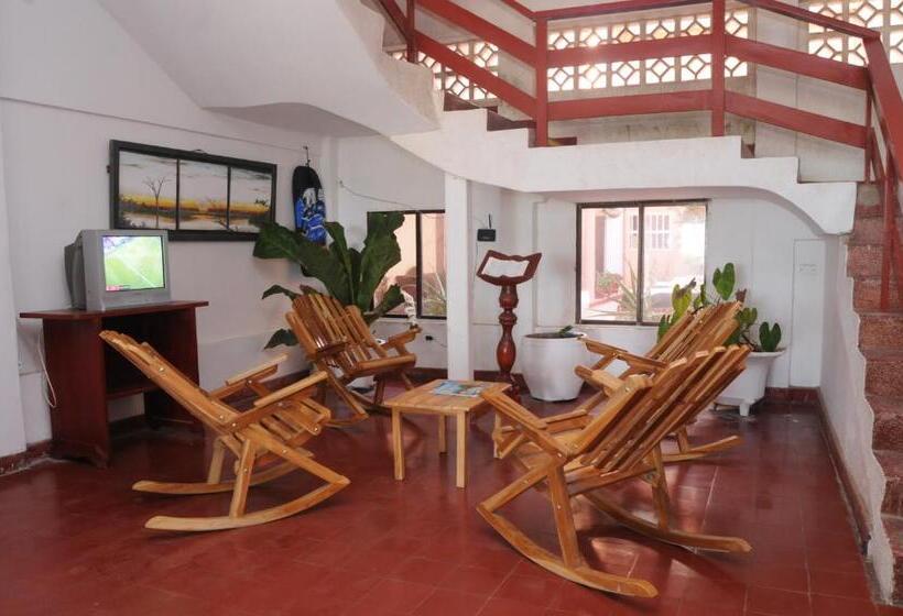 فندق Montecarlo Beach