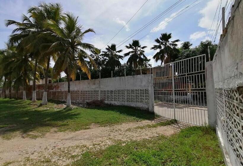 فندق Montecarlo Beach