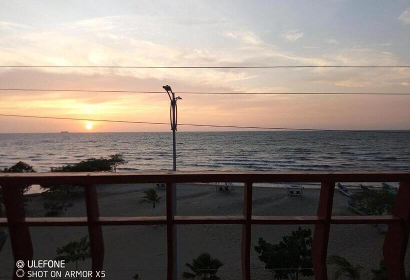 فندق Montecarlo Beach