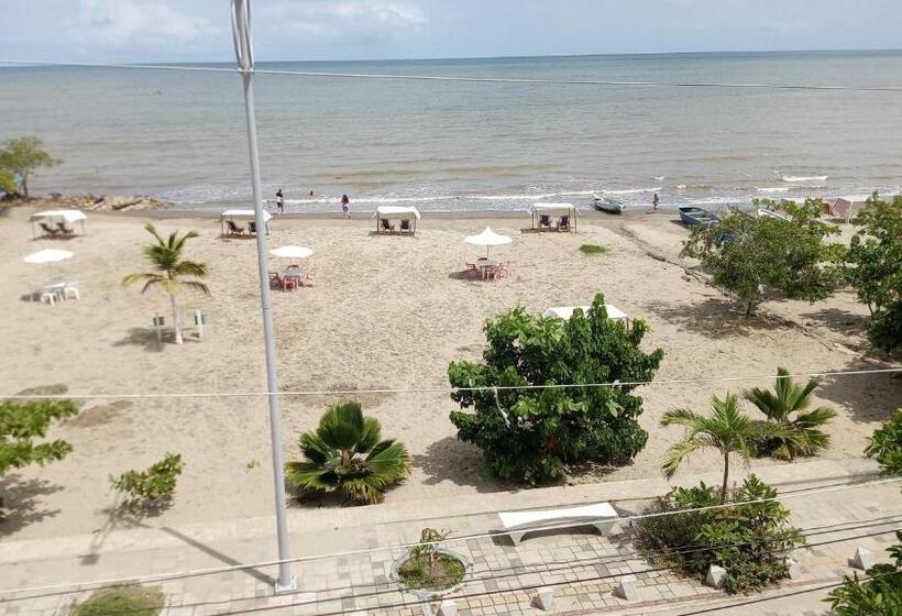 فندق Montecarlo Beach