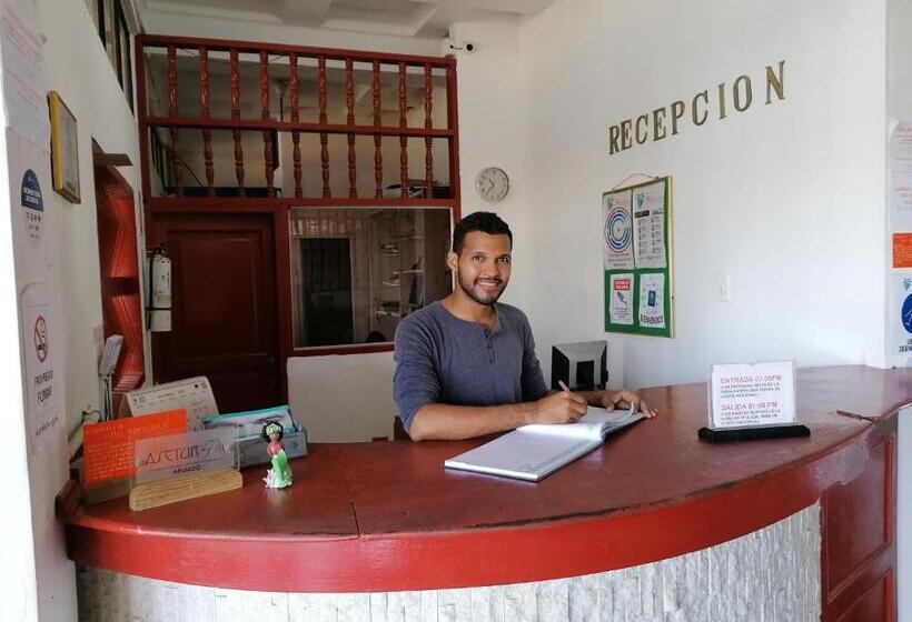 فندق Montecarlo Beach