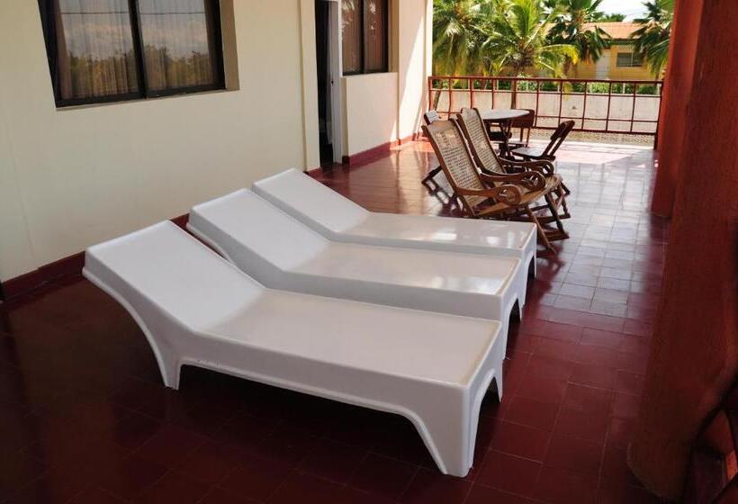 فندق Montecarlo Beach