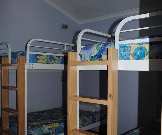 בית מלון כפרי Pleasurelea Tourist Resort & Caravan Park