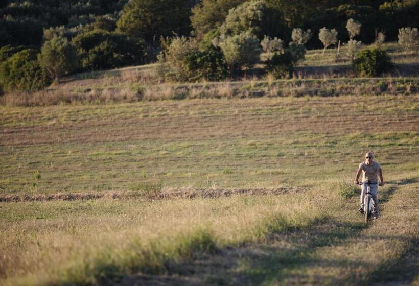 فندق ريفى Agriturismo La Petrosa