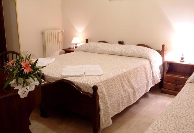 فندق ريفى Agriturismo La Petrosa