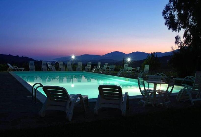 فندق ريفى Agriturismo La Petrosa