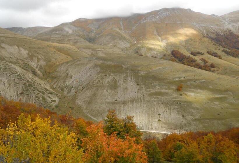 בית מלון כפרי Agriturismo Monti Sibillini Camperato