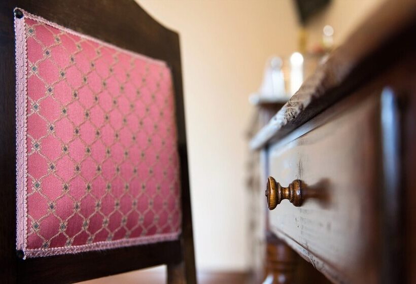 فندق ريفى La Vecchia Torre