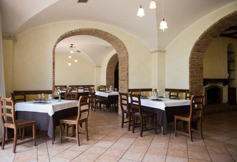 فندق ريفى La Vecchia Torre