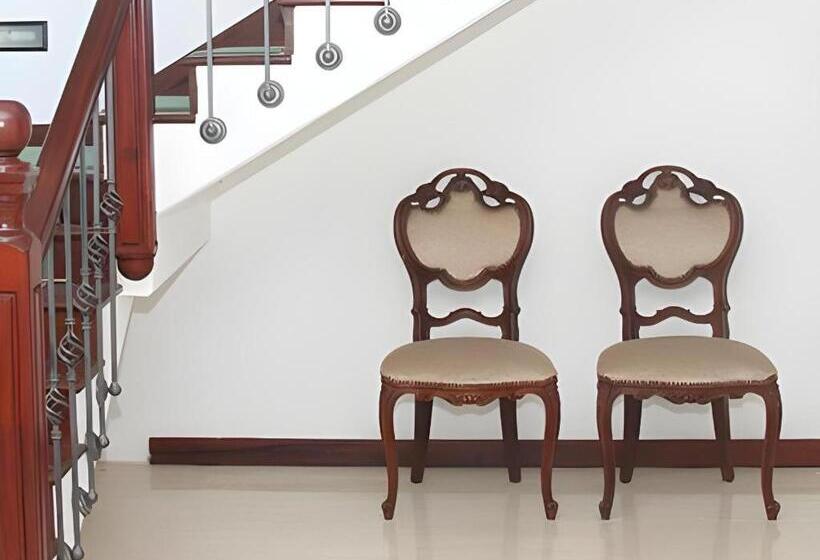 בית מלון כפרי The Mgs