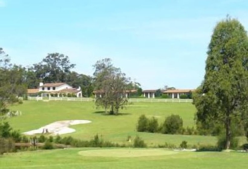 هتل The Oaks Ranch