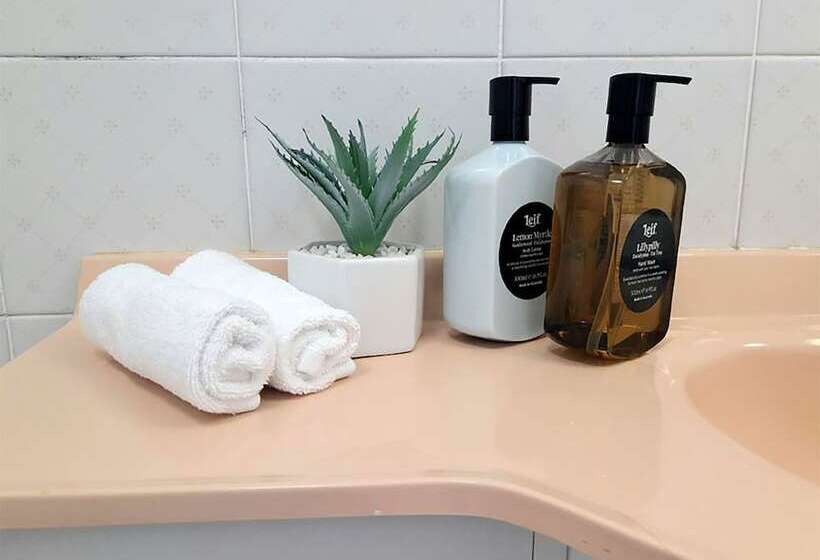 هتل The Oaks Ranch