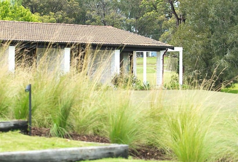 هتل The Oaks Ranch