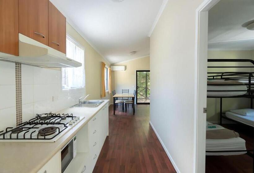 בית מלון כפרי Tiona Holiday Park