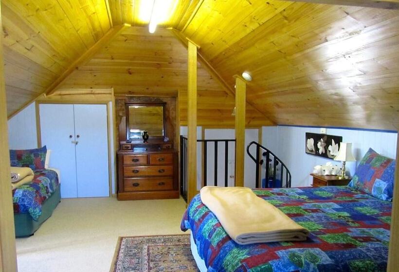 בית מלון כפרי Triabunna Cabin & Caravan Park