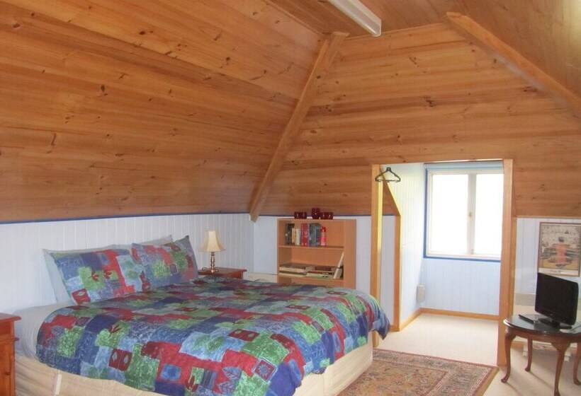 فندق Triabunna Cabin & Caravan Park