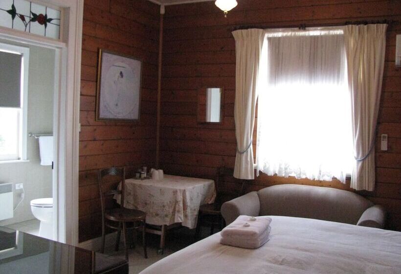 فندق Triabunna Cabin & Caravan Park