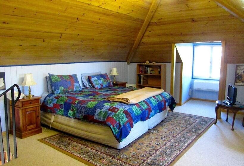 فندق Triabunna Cabin & Caravan Park