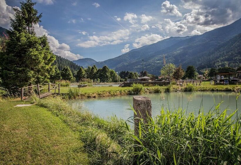 בית מלון כפרי Sarca Lodge Val Rendena