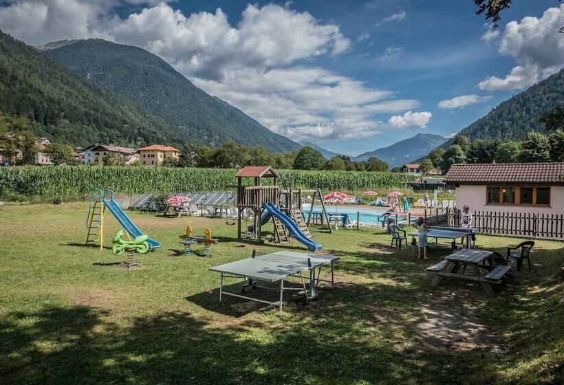 בית מלון כפרי Sarca Lodge Val Rendena