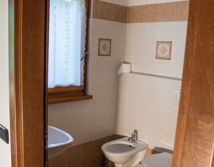 בית מלון כפרי Sarca Lodge Val Rendena