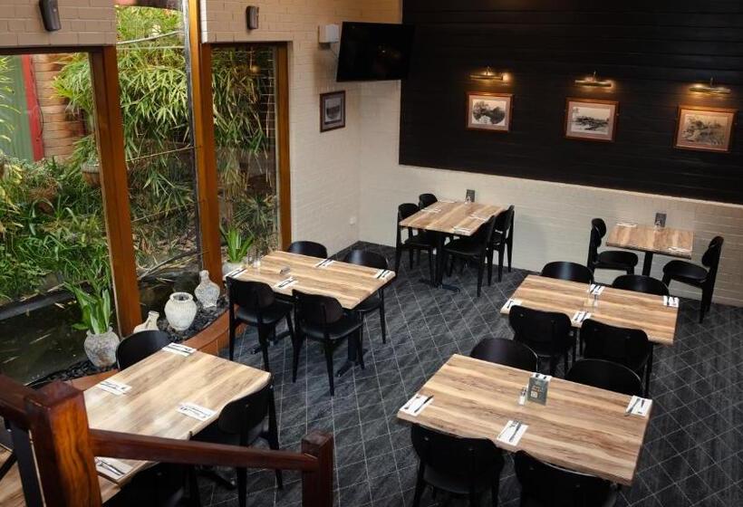 Victoria Hotel Strathalbyn