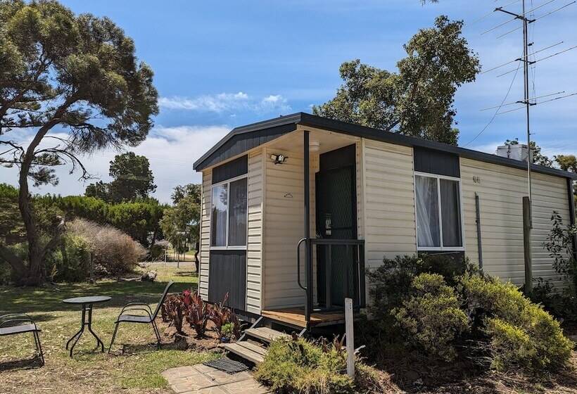 Kingscote Tourist Park And Family Units