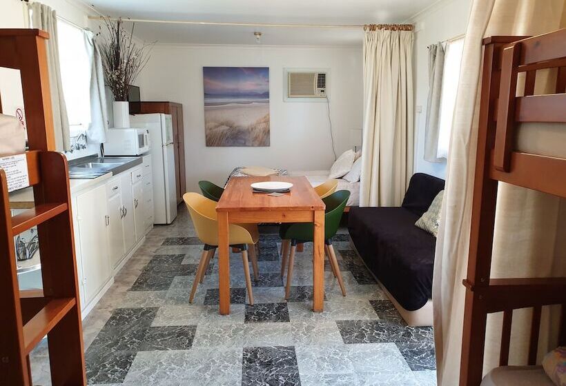 Kingscote Tourist Park And Family Units