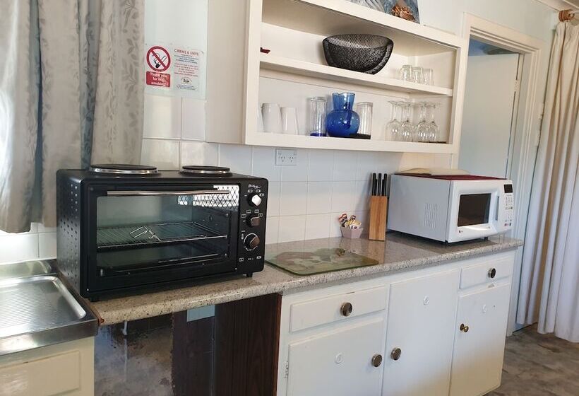 Kingscote Tourist Park And Family Units