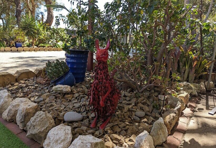 Kingscote Tourist Park And Family Units