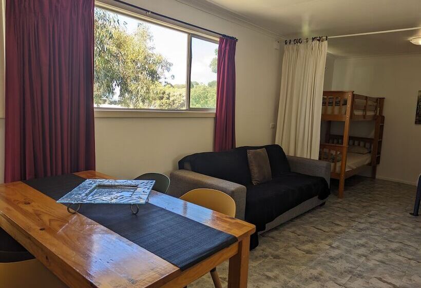 Kingscote Tourist Park And Family Units