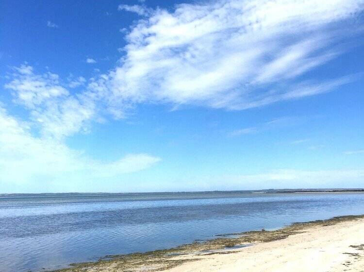 Kingscote Tourist Park And Family Units