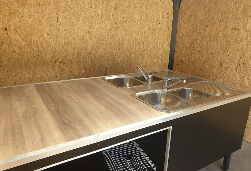 Kingscote Tourist Park And Family Units