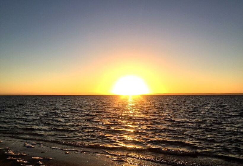 Kingscote Tourist Park And Family Units