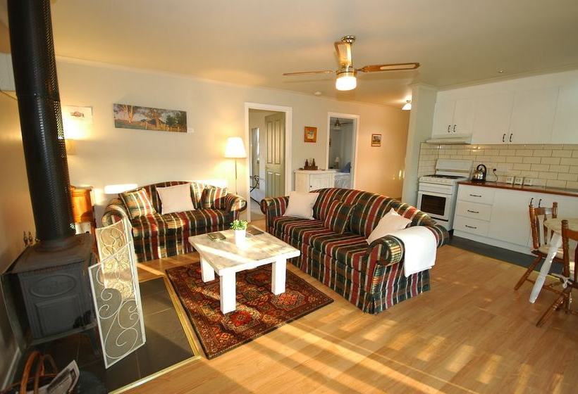 Mittagong Homestead & Cottages