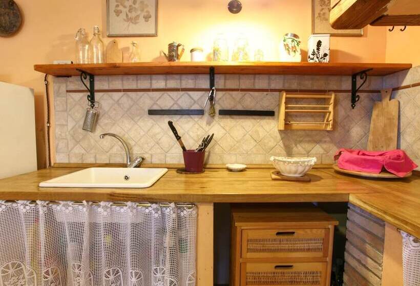 Modern Cottage In Graffignano Italy With Swimming Pool