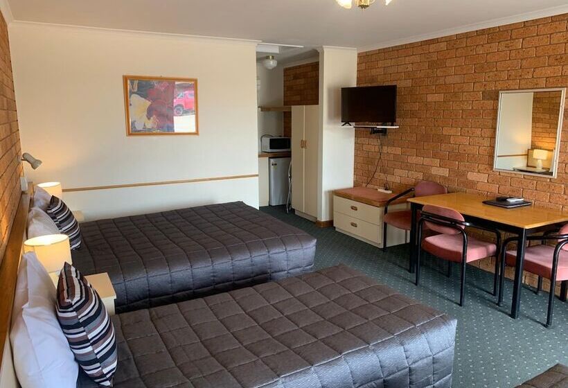 מוטל Newell Motor Inn Narrandera