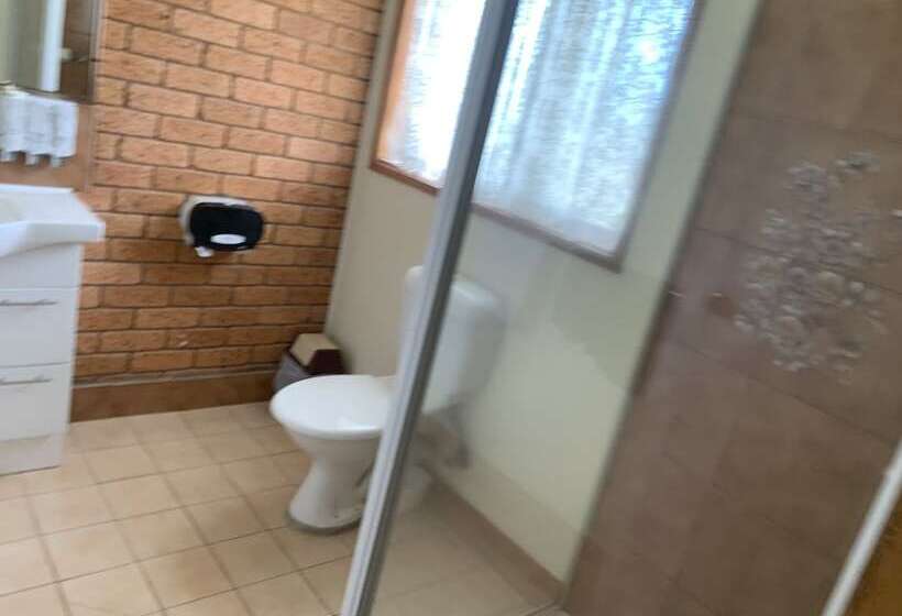 מוטל Newell Motor Inn Narrandera