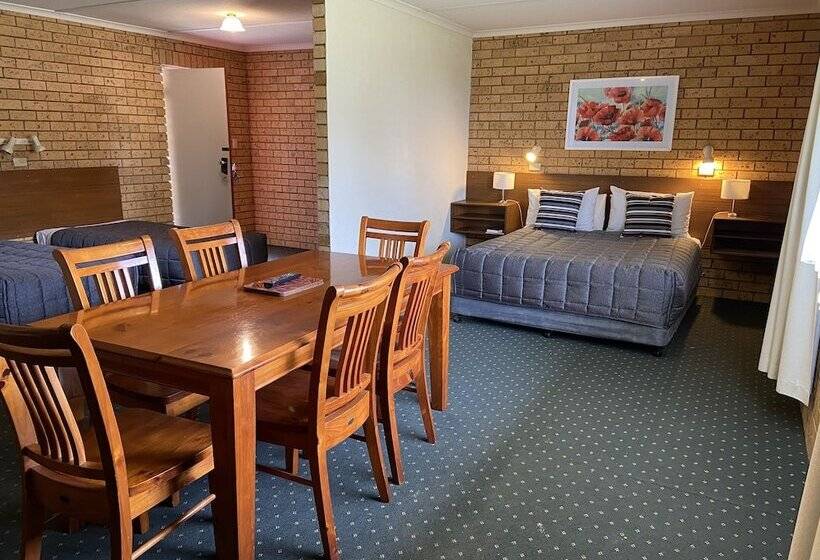 מוטל Newell Motor Inn Narrandera