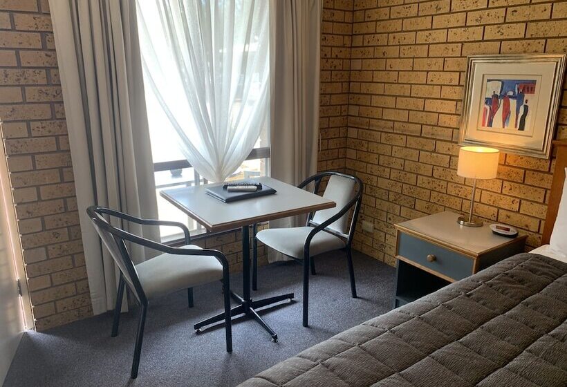 מוטל Newell Motor Inn Narrandera