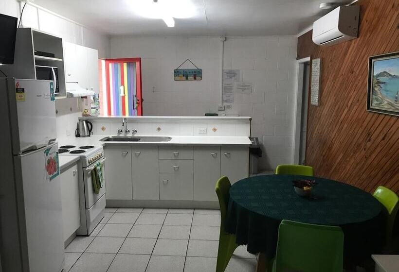 מוטל Seaspray Waterfront Holiday Units