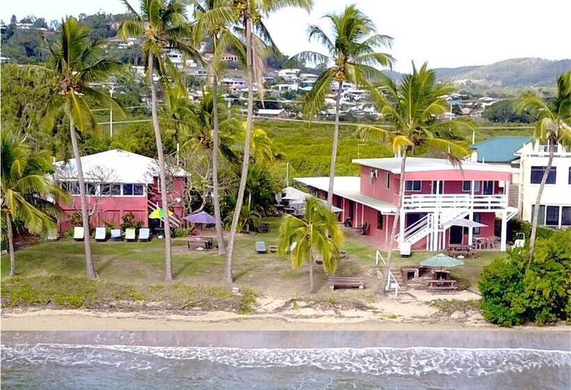 מוטל Seaspray Waterfront Holiday Units