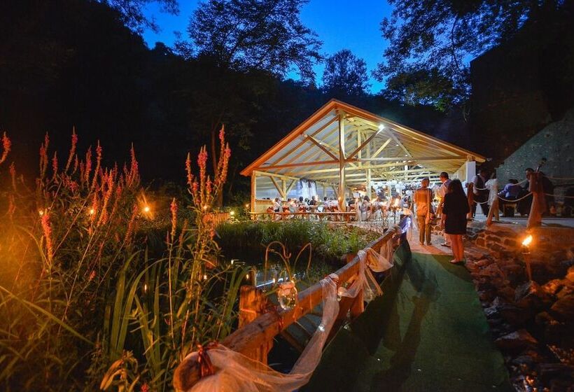 Oko Park Panzió Kemping és Rendezvényközpont