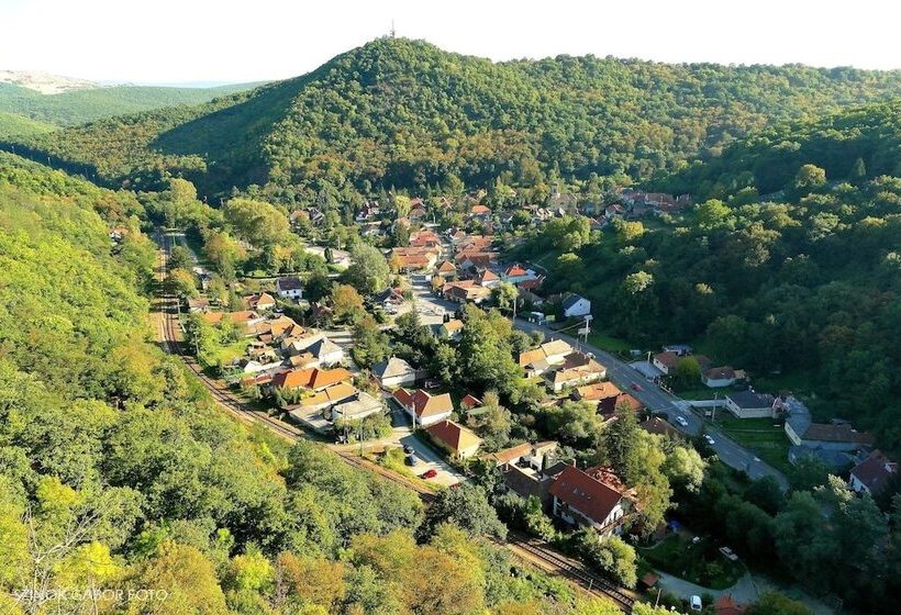 Oko Park Panzió Kemping és Rendezvényközpont