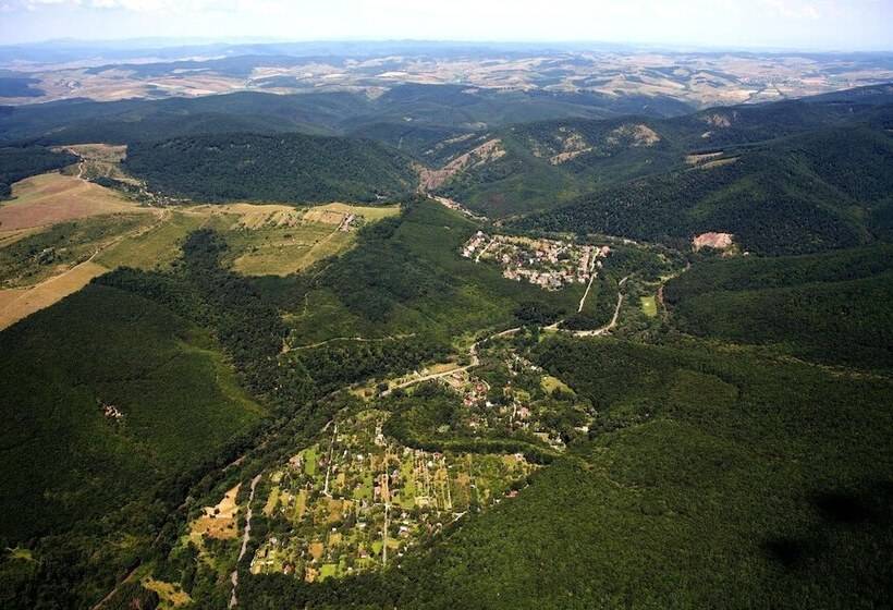 Oko Park Panzió Kemping és Rendezvényközpont