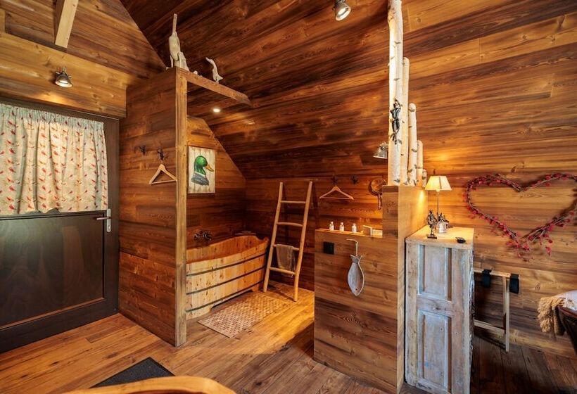 פנסיון Aqualodge