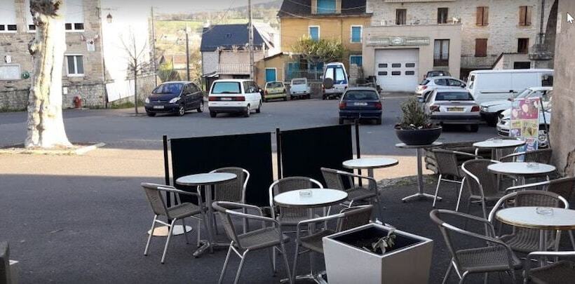 بنسيون Café De La Place