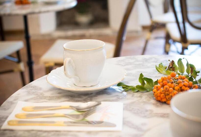 بنسيون Castello Di Caccuri Suites