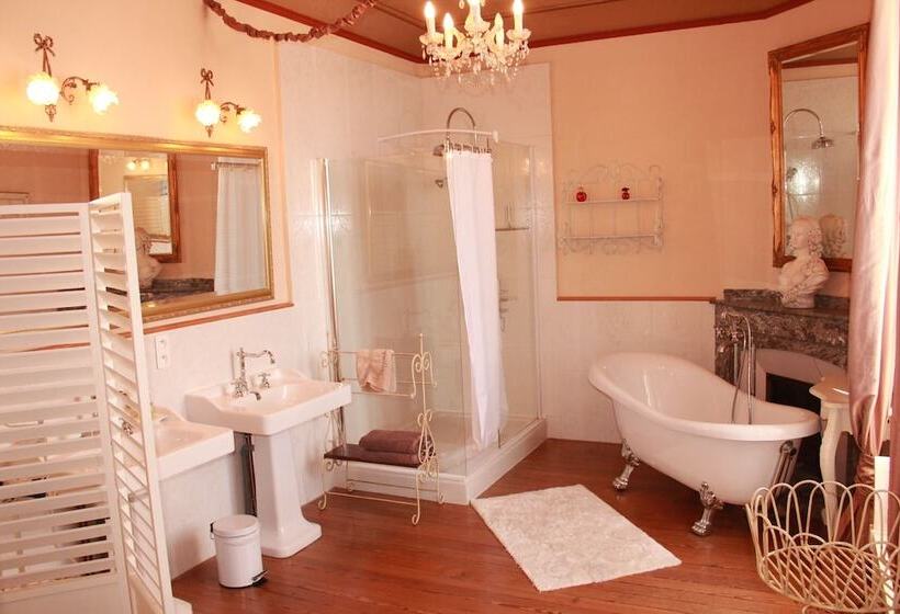 Пансион Château Coquelicot